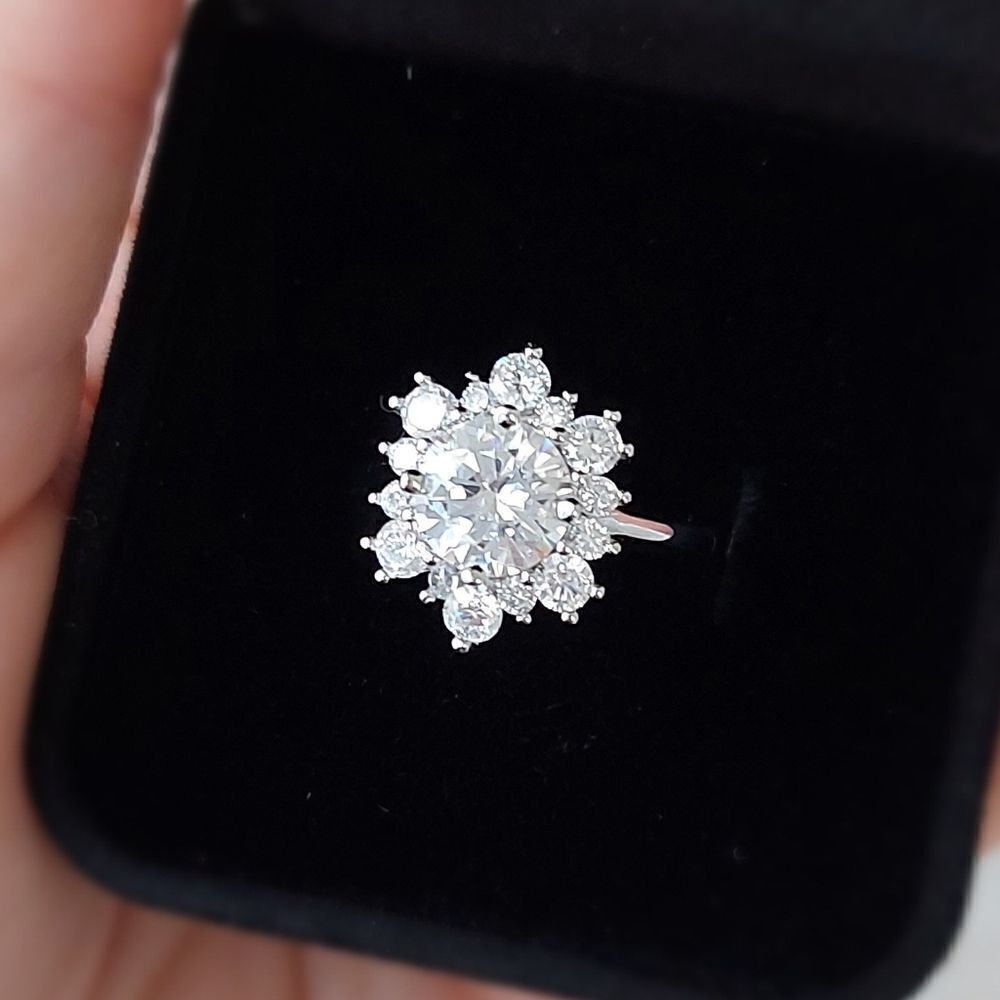 18K White Gold-Plated Simulated Diamond 925 Sterling Silver Engagement Ring - Picture 6 of 9